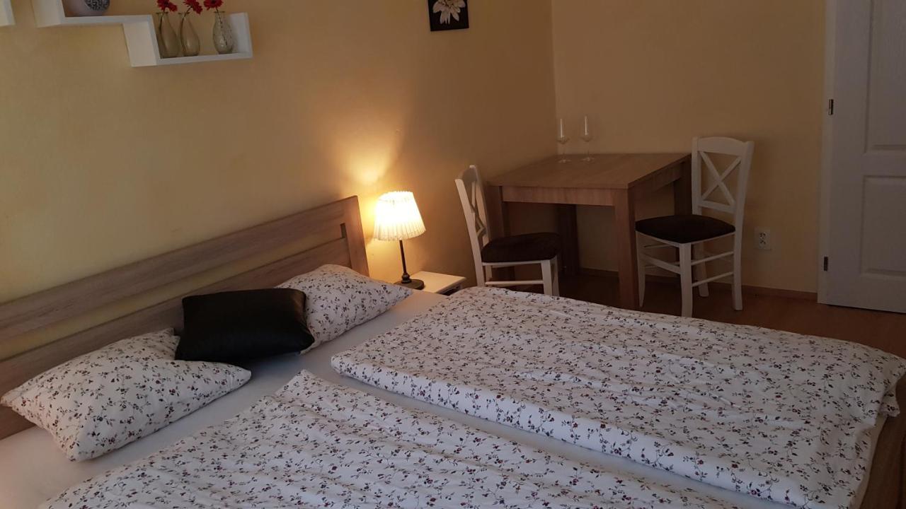Apartman Lotos Mikulov Exterior photo